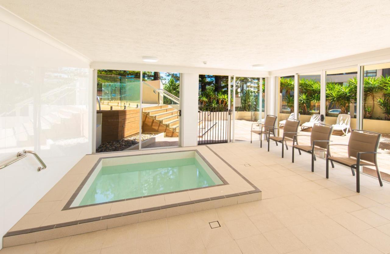 Berkeley On The Beach Gold Coast Exterior photo