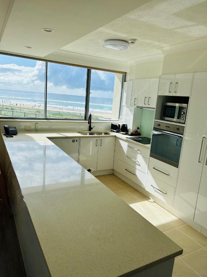 Berkeley On The Beach Gold Coast Exterior photo
