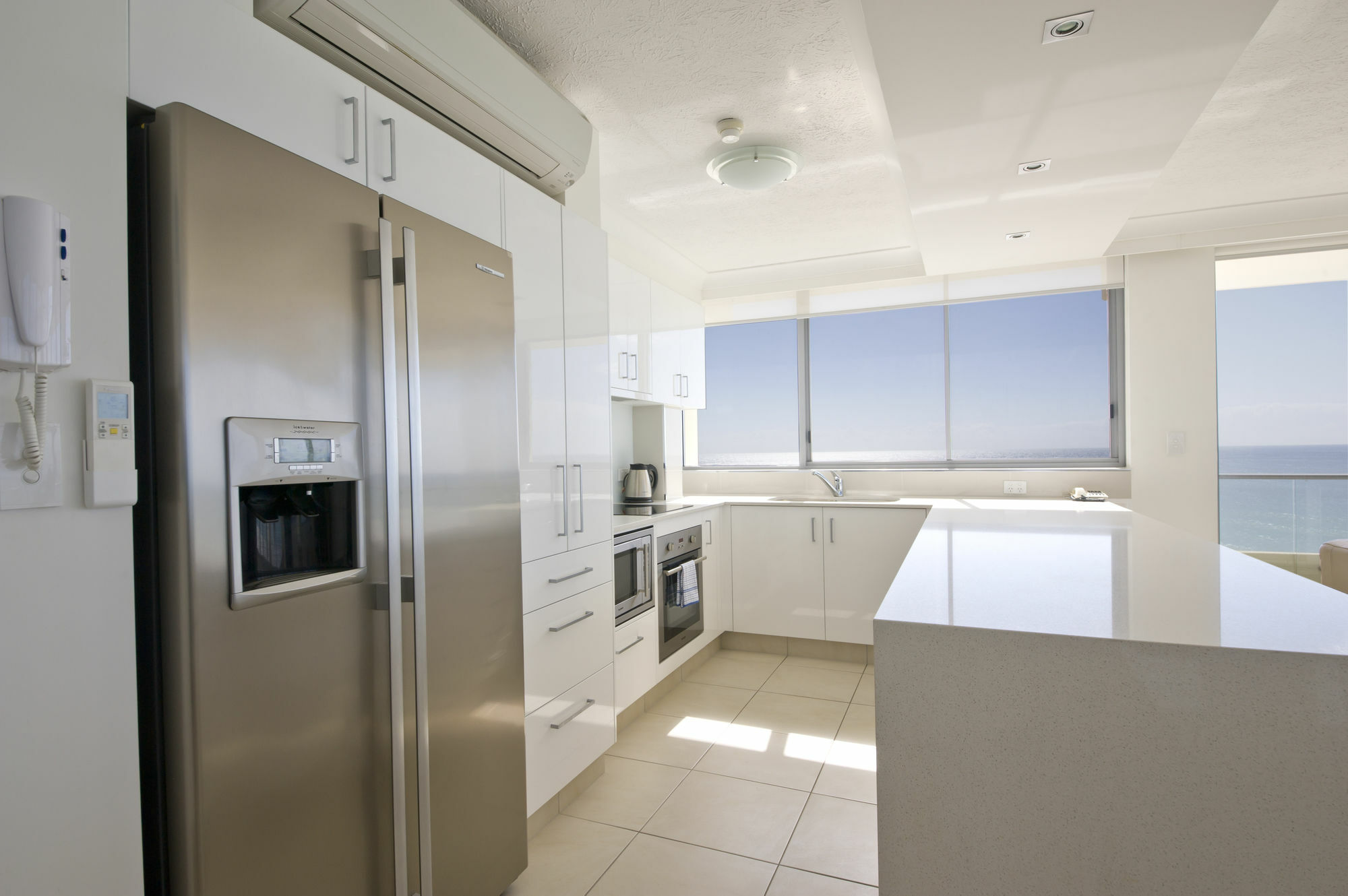 Berkeley On The Beach Gold Coast Exterior photo