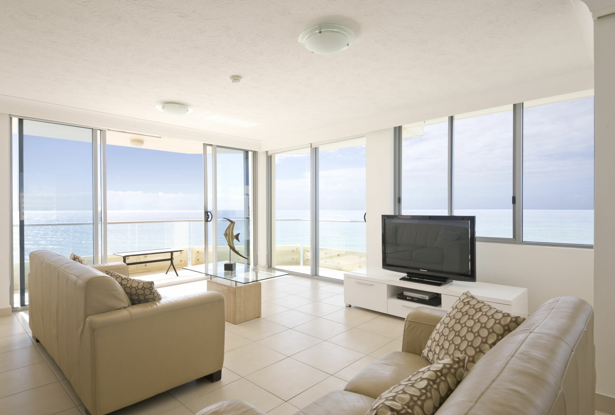Berkeley On The Beach Gold Coast Exterior photo